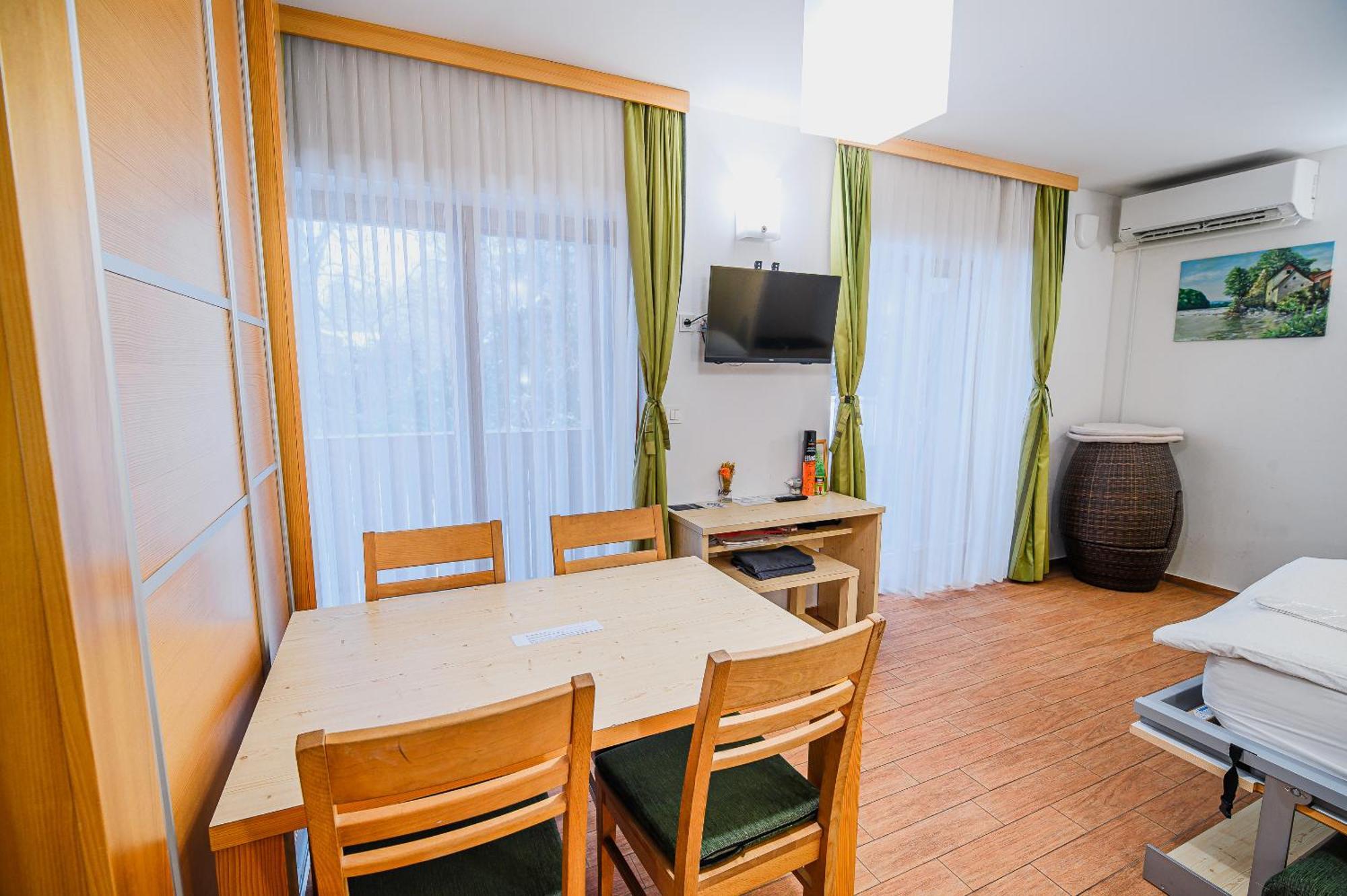 Apartments Maleric With Indoor Pool And Wellness Dragatus Bilik gambar